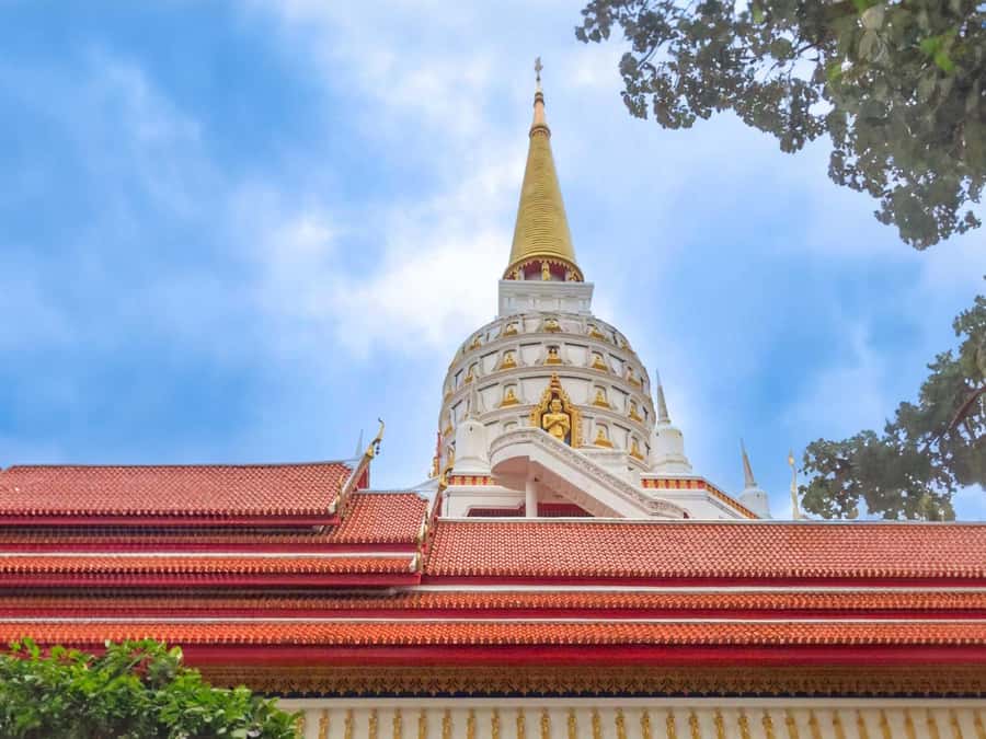 Khao Lak: Three Temples Tour in Phang Nga - Dragon Cave Temple: The Climb, the Mystical Caves, and What to Watch For