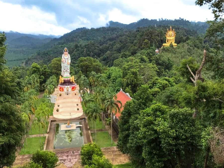 Khao Lak: Three Temples Tour in Phang Nga - The Guides Make It Click: Stories, Etiquette, and Small Details