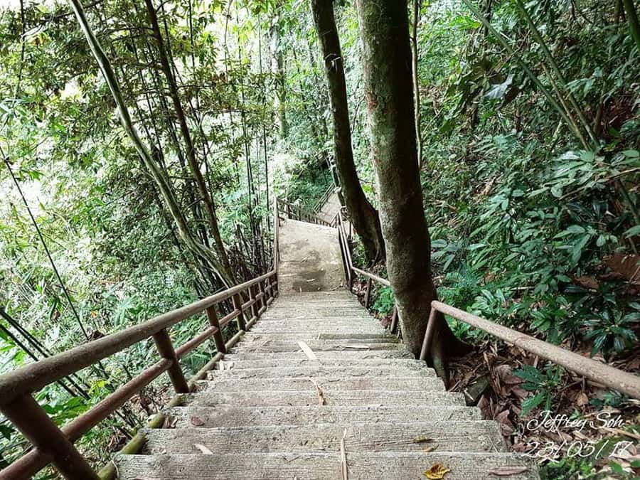 Khao Yai National Park: Waterfalls - Heaw narok & Heaw Suwat - What to pack for Haew Narok and Haew Suwat: shoes, sun, and wet-weather basics