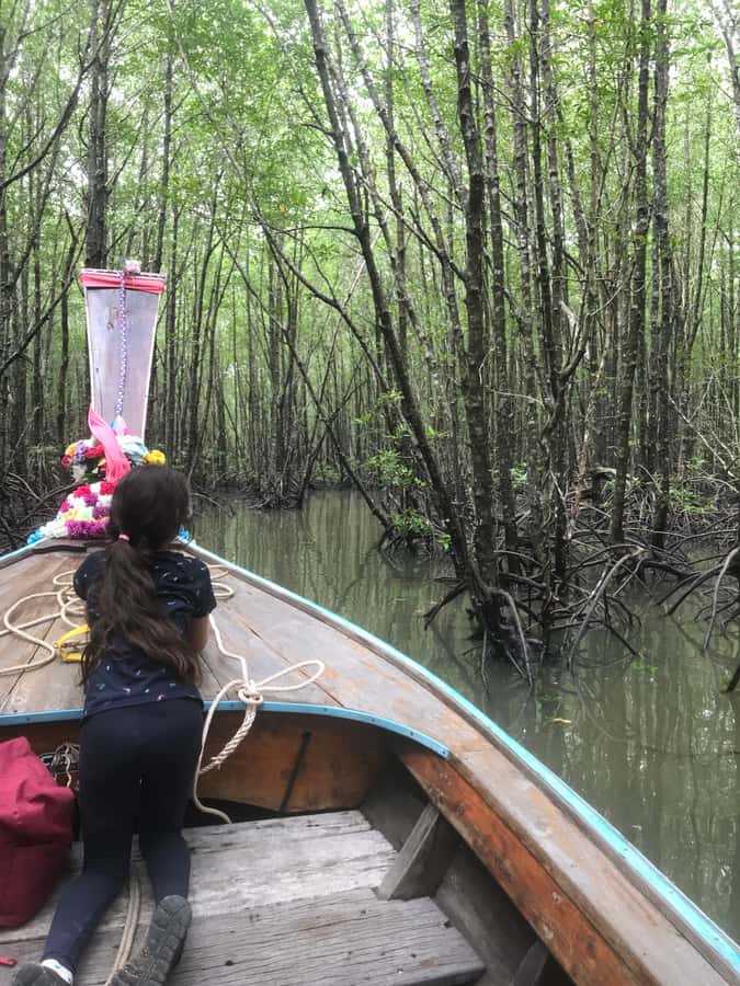 Ko Lanta: EXPLORE MANGROVE TOUR BY LONGTAIL BOAT WITH LUNCH - Lunch on the water: what to expect at Mangrove Seafood Restaurant