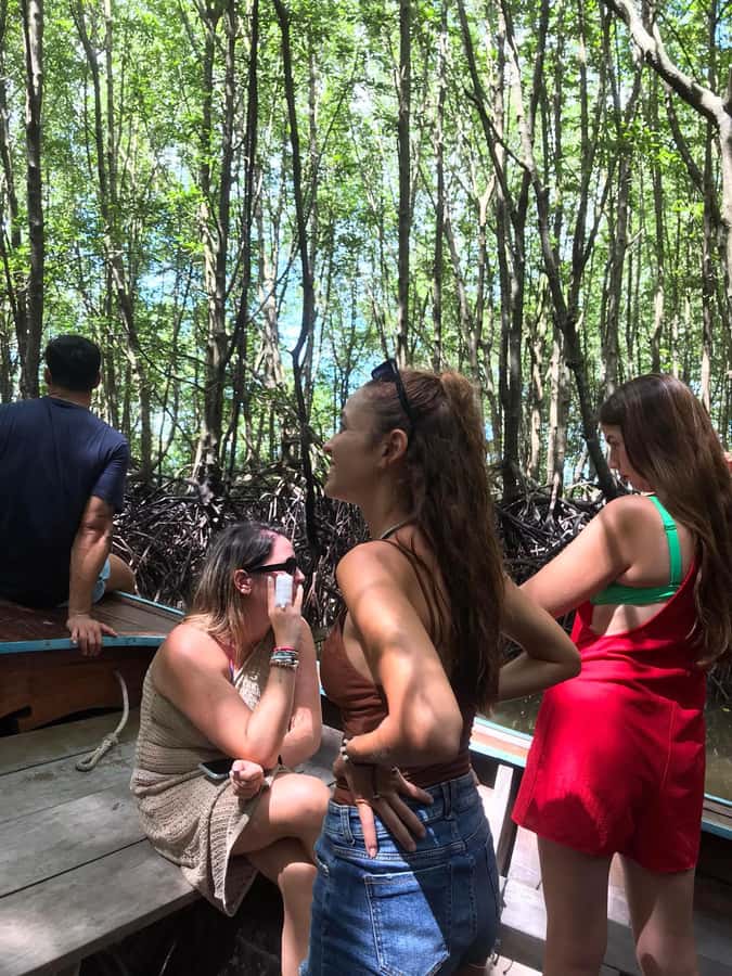 Ko Lanta: Half Day Tour Mangrove Boat Trip With Lunch - The mangrove restaurant break: fruits, soft drinks, and lunch expectations