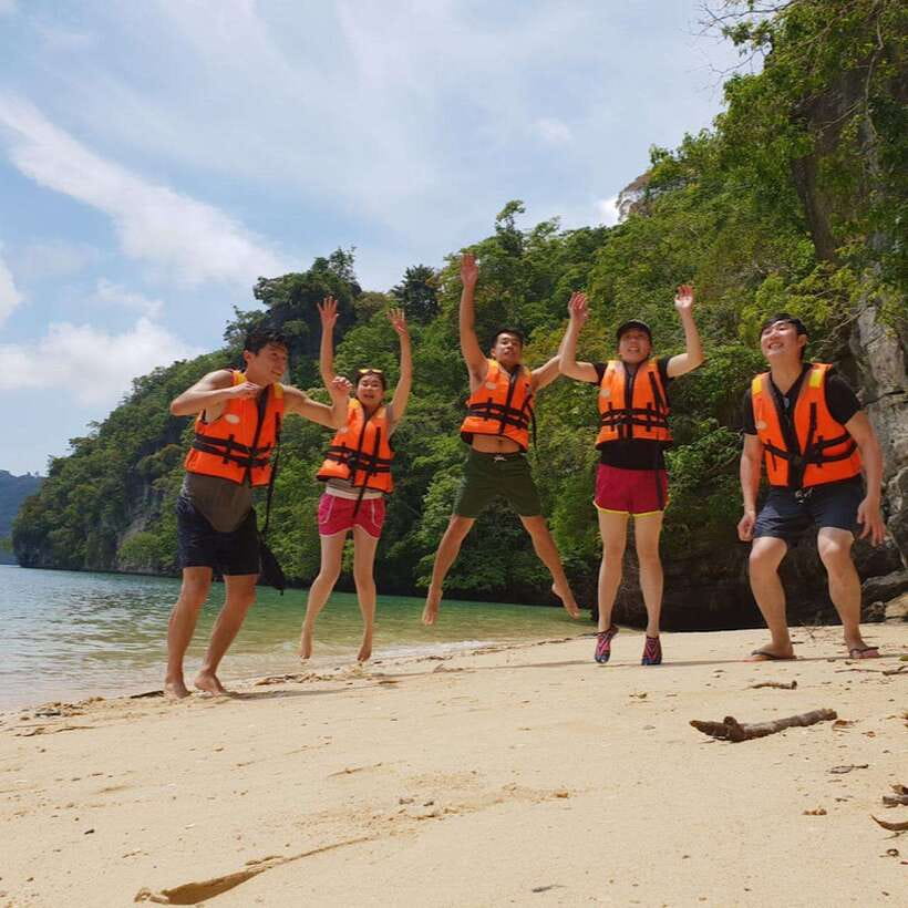Ko Lanta: Ko Aung, Ko Phee Ghost Island Cave, Talabeng Kayak - What the $31 price really covers, and what costs extra