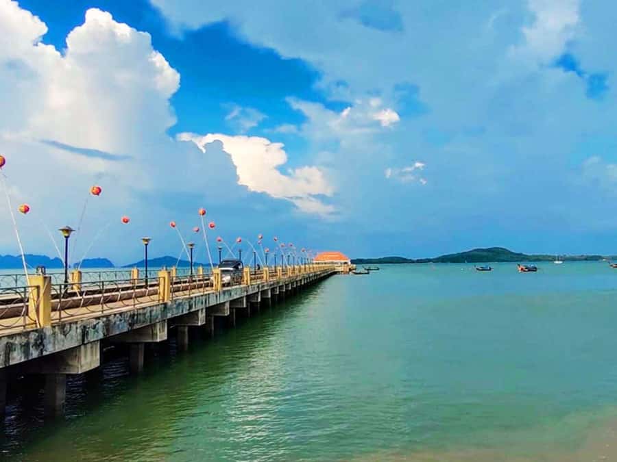Ko Lanta: Old Town Sightseeing and National Park Tour - Guides, English Explanations, and Small-Group Feel