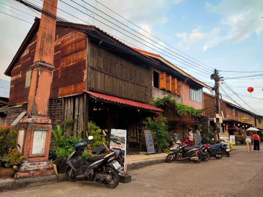 Ko Lanta: Old Town Sightseeing and National Park Tour - What to Bring for Mangroves and a Steep Viewpoint