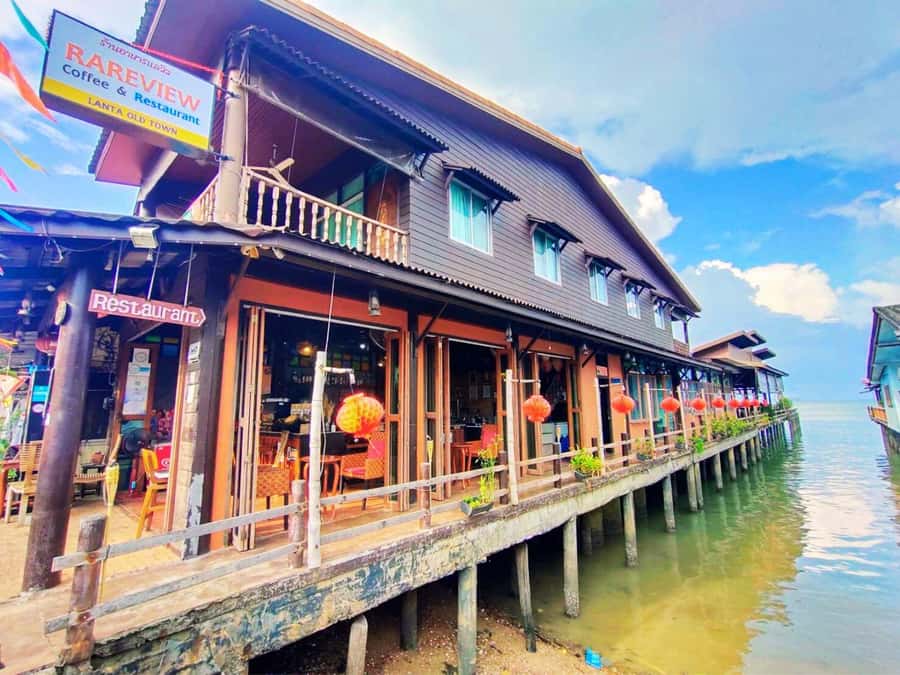 Ko Lanta: Old Town Sightseeing and National Park Tour - Old Town Koh Lanta: Wooden Shophouses, Local Life, and an Important Reality Check