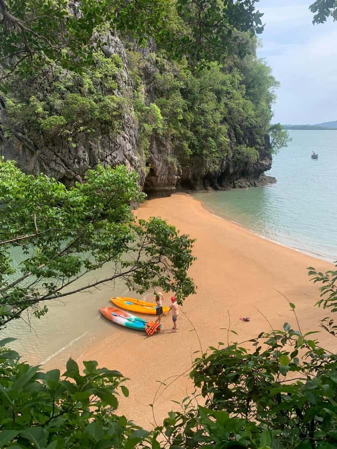Ko Lanta: Sea Cave Kayaking Adventure Mangrove with Lunch - Lunch at a Mangrove Seafood Restaurant: Simple, Included, and on-Theme