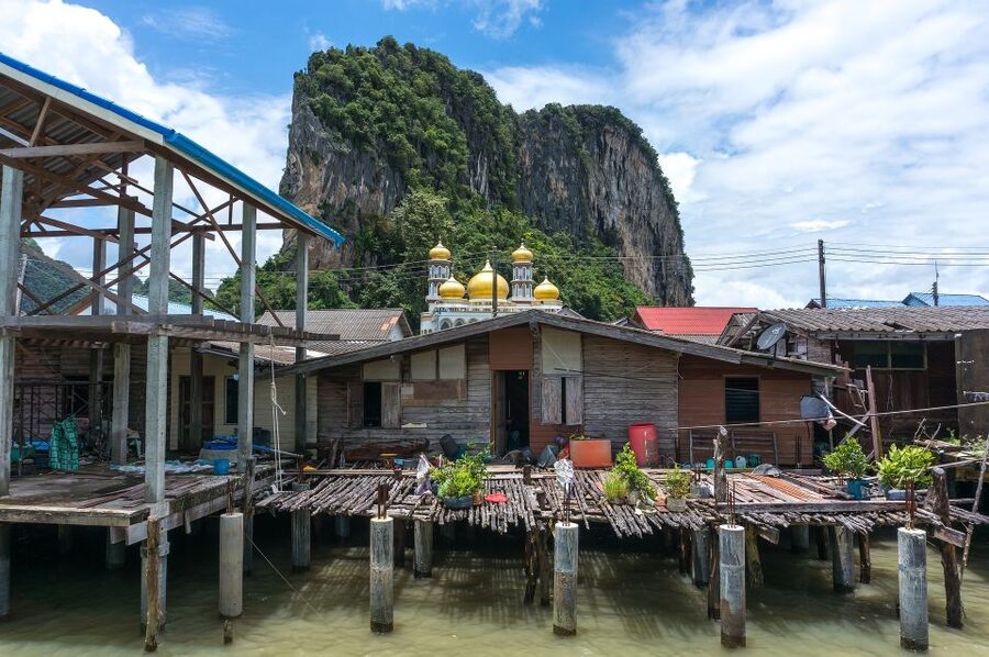 Ko Yao Noi: Phang Nga Bay Day Tour on a Long-Tail Boat - Lunch on the Beach: Good Food, Tight Timing