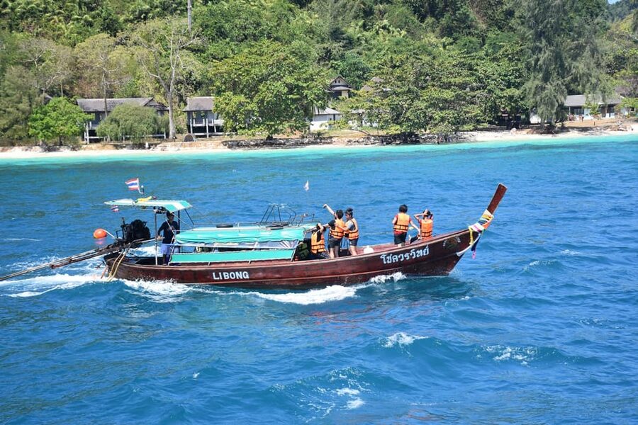 Koh Lanta: 4 Islands and Emerald Cave Tour by Longtail Boat - Who this tour suits best (and who should skip)
