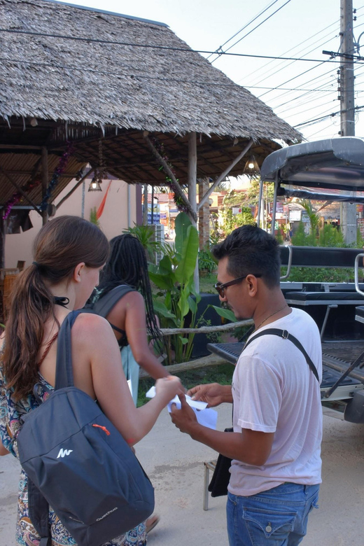 Koh Lanta: 4 Islands and Emerald Cave Tour by Longtail Boat - Koh Lanta’s island loop: the value is in the variety