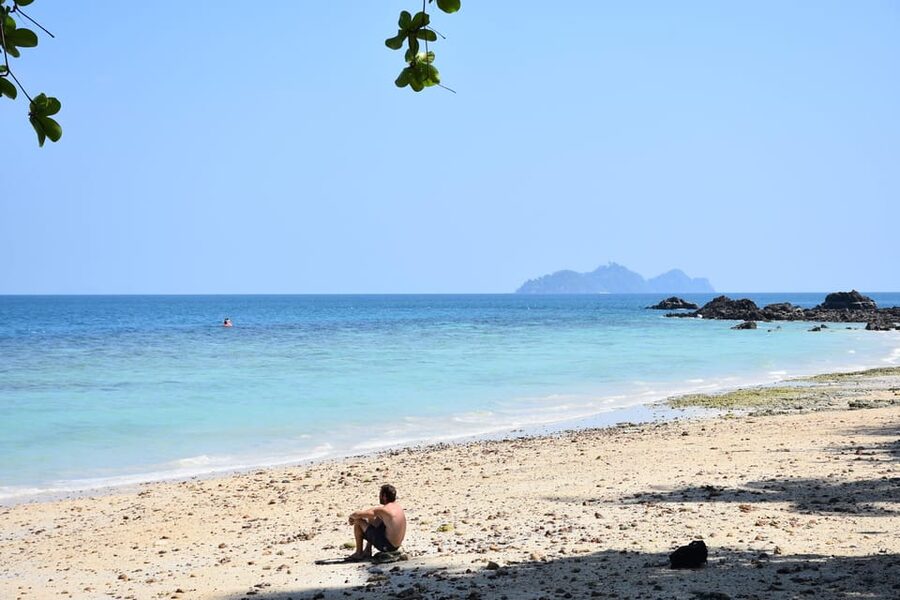 Koh Lanta: 4 Islands and Emerald Cave Tour by Longtail Boat - Timing that can run long, and how to plan around it