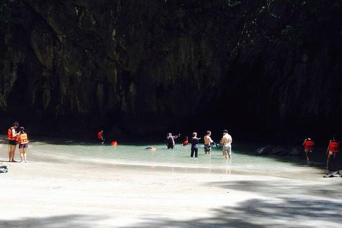 Koh Lanta: 4 Islands Tour by Speedboat with Snorkeling - Koh Ngai stop: a solid 1-hour snorkeling window
