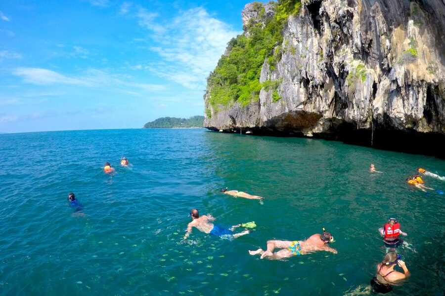 Koh Lanta: Emerald Cave, Ko Kradan & 4 Islands by Speedboat - Should you book this Emerald Cave and 4 Islands tour?