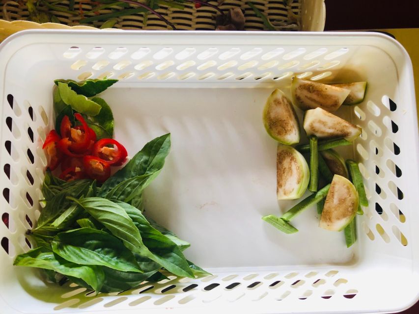 Koh Lanta: Lunch Course at Lanta Thai Cookery School - Teak-wood home base, plus a garden walk that actually teaches
