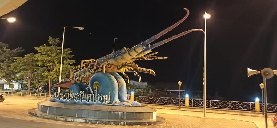 koh lanta:National Park and Old Town Easy Half Day Tour - Mu Ko Lanta National Park: beaches, a mountain trail, and smart hiking choices