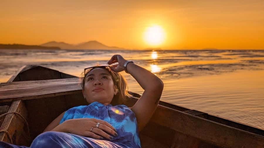 Koh Lanta: Romantic Sunrise Private Gondola Tour - Gunn and Bang Leem: how the morning stays organized and fun