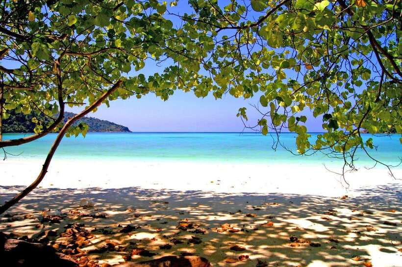Koh Lipe: 5 Island Snorkeling Trip by Longtail Boat w/ Lunch - Koh Jabang, the Soft Coral Color Show