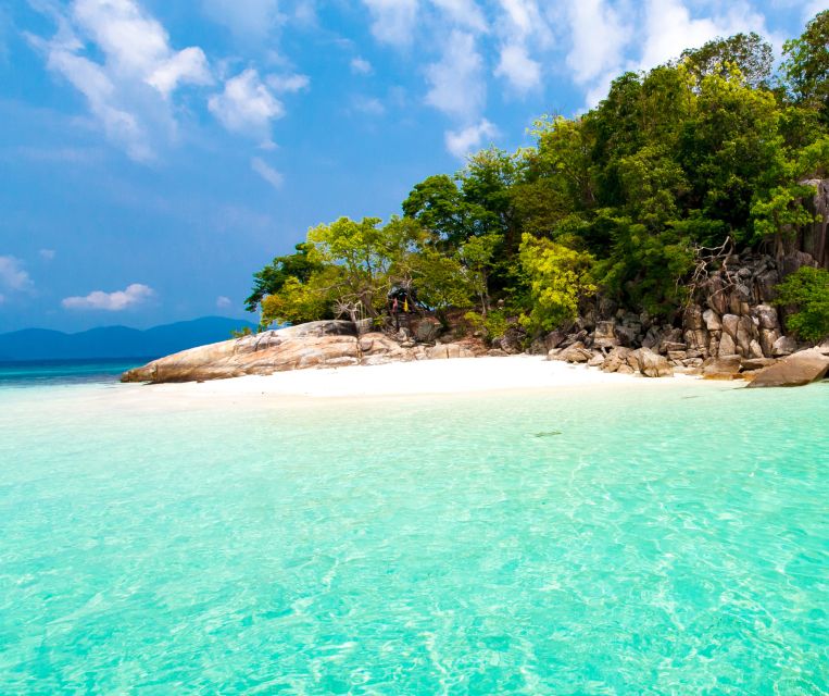 Koh Lipe: Outer Islands Snorkeling Trip by Longtail Boat - Ao Kum Nun bay: coral texture and close-up reef spotting