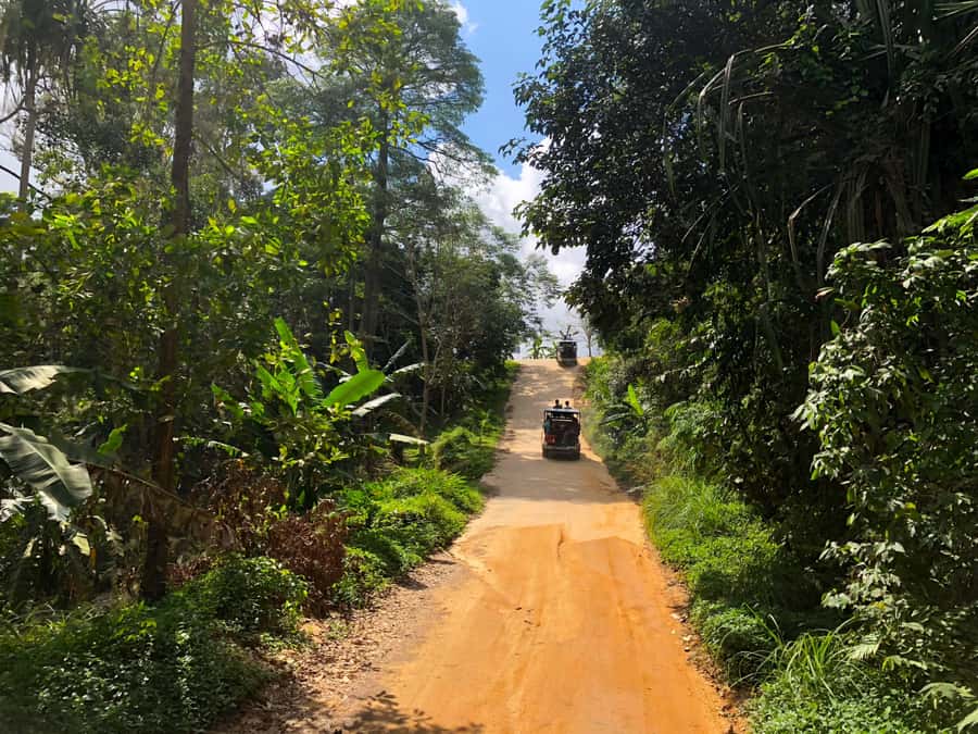 Koh Samui: 4x4 Off Road Island Safari Tour Including Lunch - How the small group ride works, and why hearing the guide can vary