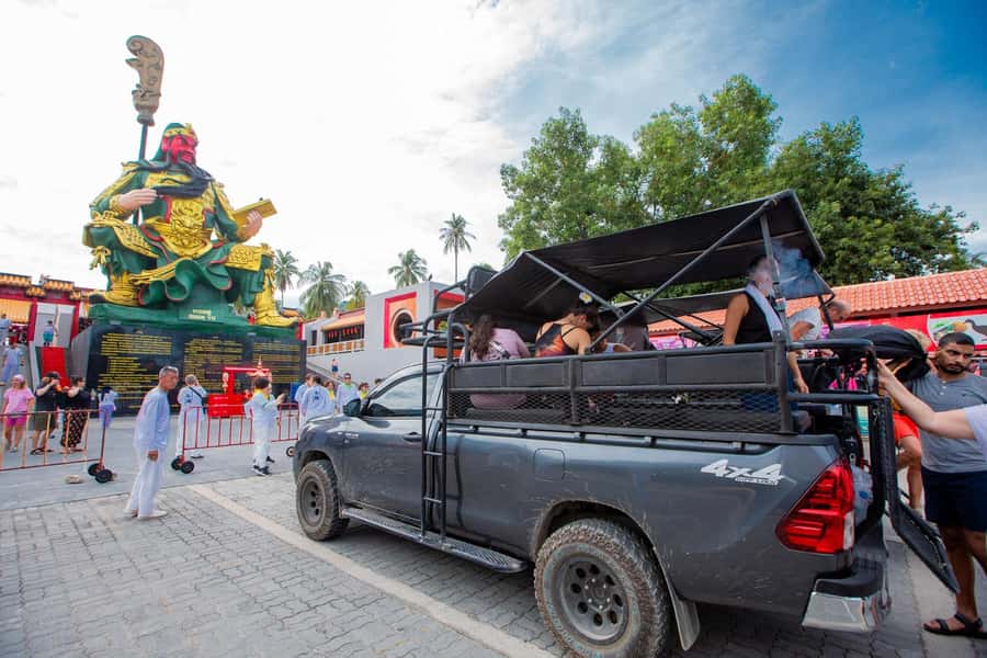 Koh Samui Adventure: Hidden Gems & 4x4 Safari Tour /w Lunch - How big is the group, and will it feel crowded?