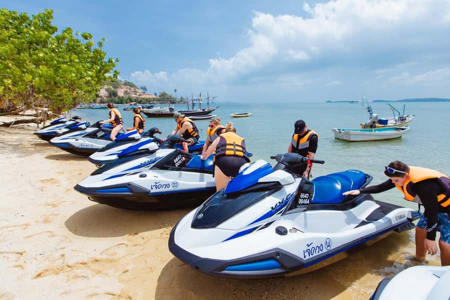 Koh Samui Explorer: Ultimate Jet Ski Adventure - Safety and Skill Level: When Rough Seas Change the Mood