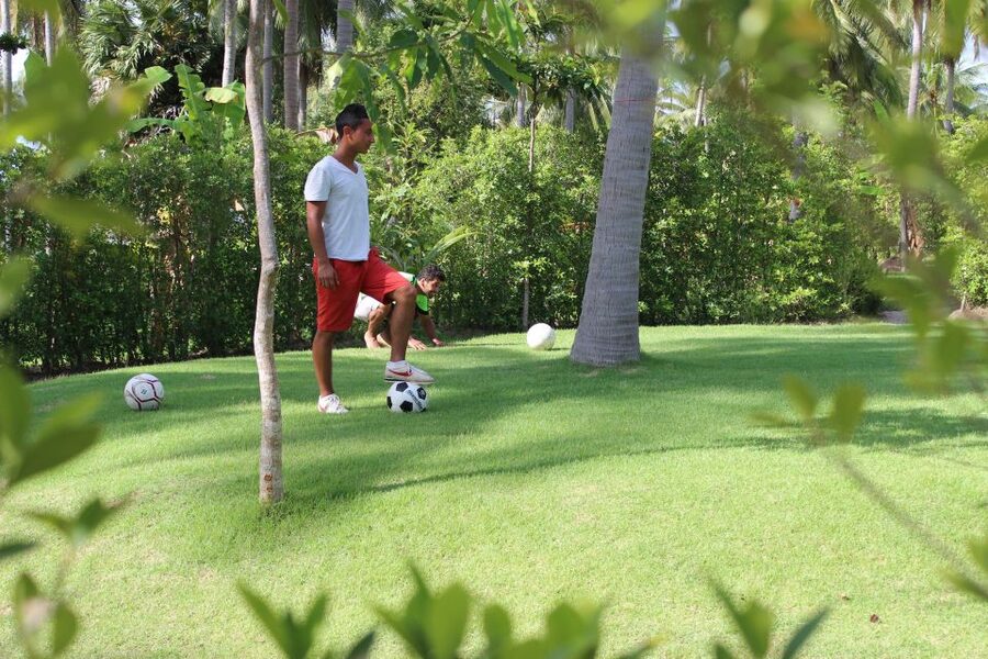Koh Samui: Football Golf & Botanical Gardens - Holes 1 to 11: kicking through shaded coconut and jungle scenery