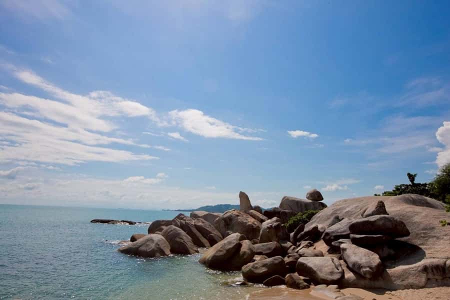 Koh Samui: Half Day Around Island Tour with Transfers - Grandfather and Grandmother Rocks: legend, jokes, and a short sightseeing walk