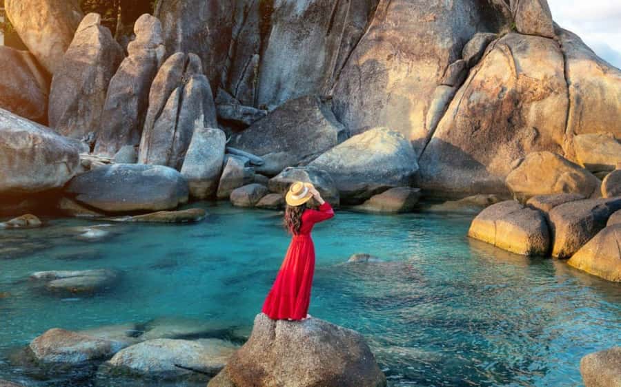 Koh Samui: Half-Day Highlights Tour with Hotel Transfers - The Golden Big Buddha at Wat Phra Yai: What to Notice