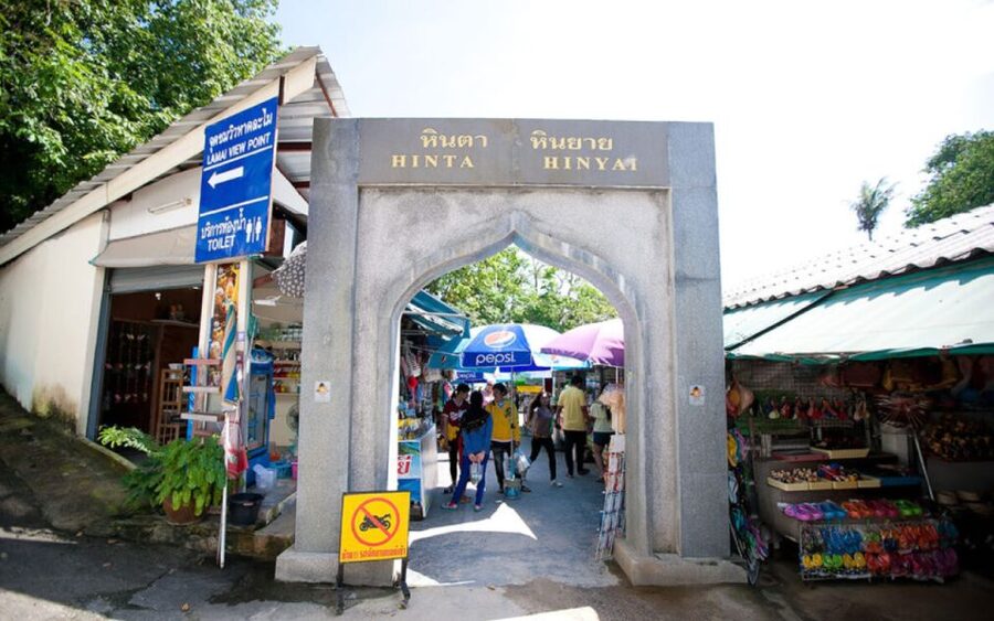 Koh Samui: Half-Day Highlights Tour with Hotel Transfers - Lady Monk Temple at Wat Plai Laem: The 18-Armed Detail That Sticks
