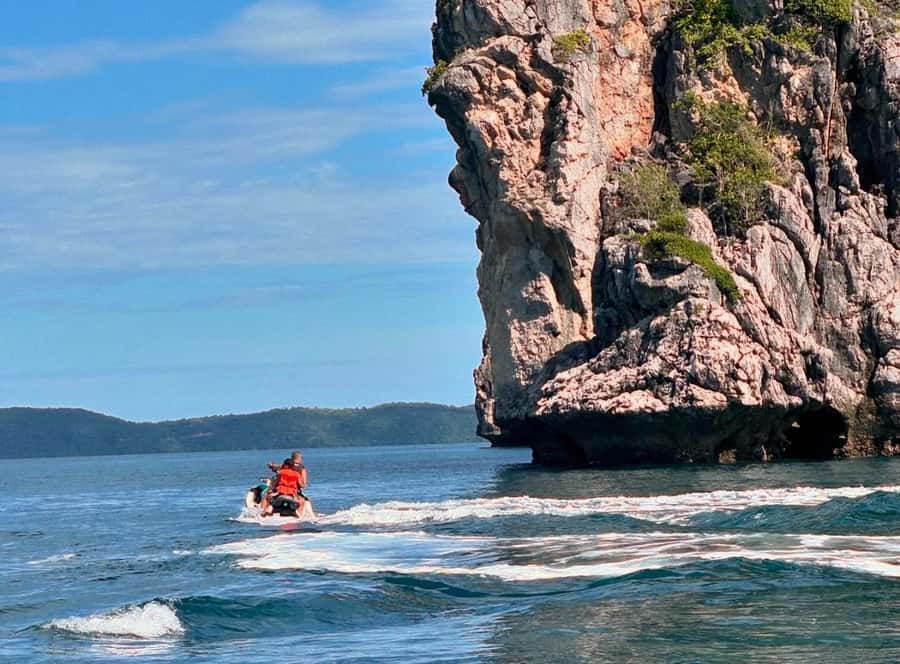 Koh Samui: Jetski Safari, Snorkeling to Pig & Virgin Islands - Seadoo stability and the guide system: how beginners manage the waves