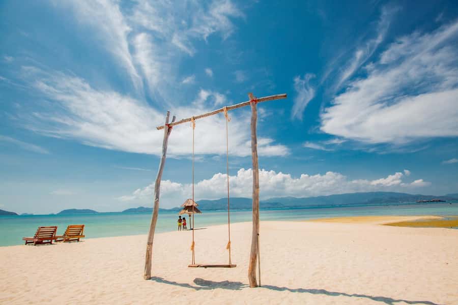 Koh Samui: Pig Island & Koh Tan Speedboat Tour with Lunch - From your hotel to Thong Krut Pier, this day runs on schedule