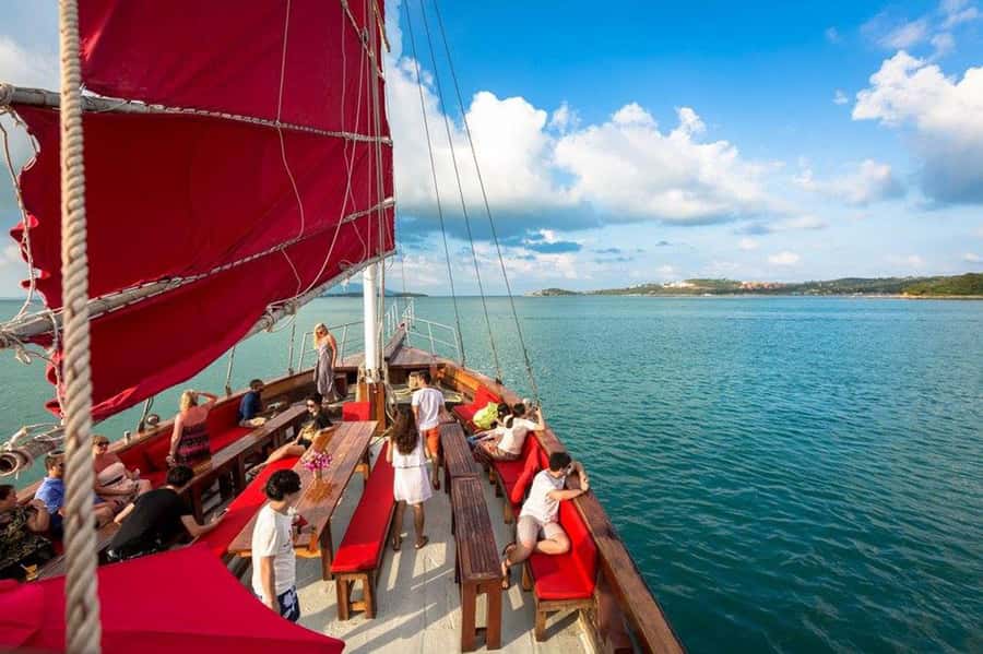 Koh Samui: Red Baron Romantic Sunset Dinner Cruise - What the sunset timing really does for your dinner