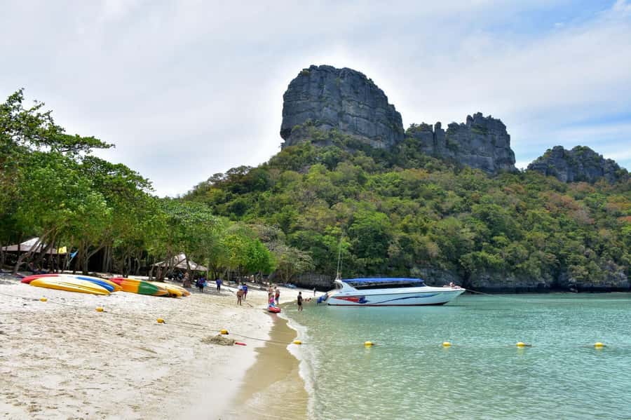 Koh Samui: Speedboat Adventure to Angthong's Hidden Gems - The Koh Mae Ko hike and Thale Nai lagoon viewpoint walk