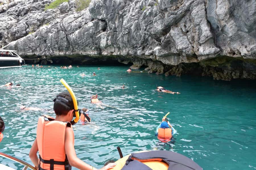 Koh Samui: Speedboat Adventure to Angthong's Hidden Gems - Snorkeling in Angthong: natural coves, included gear, and a smart mask plan