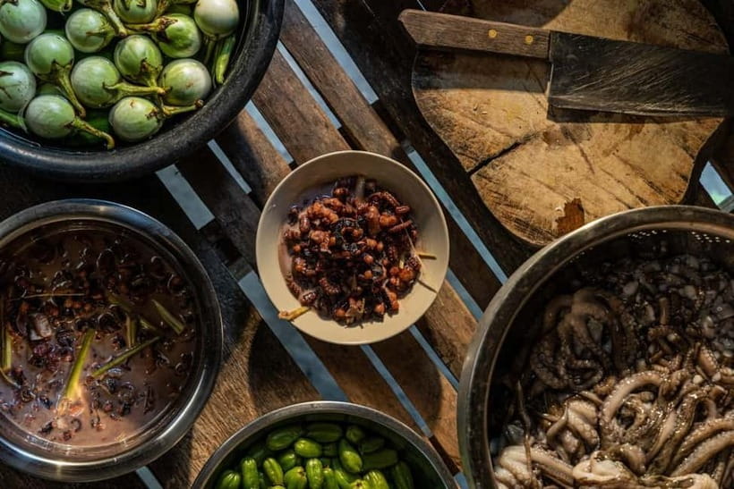 Koh Samui: Thai Cooking Class with Samui Local Family - Big Buddha Market first, then your hands get busy