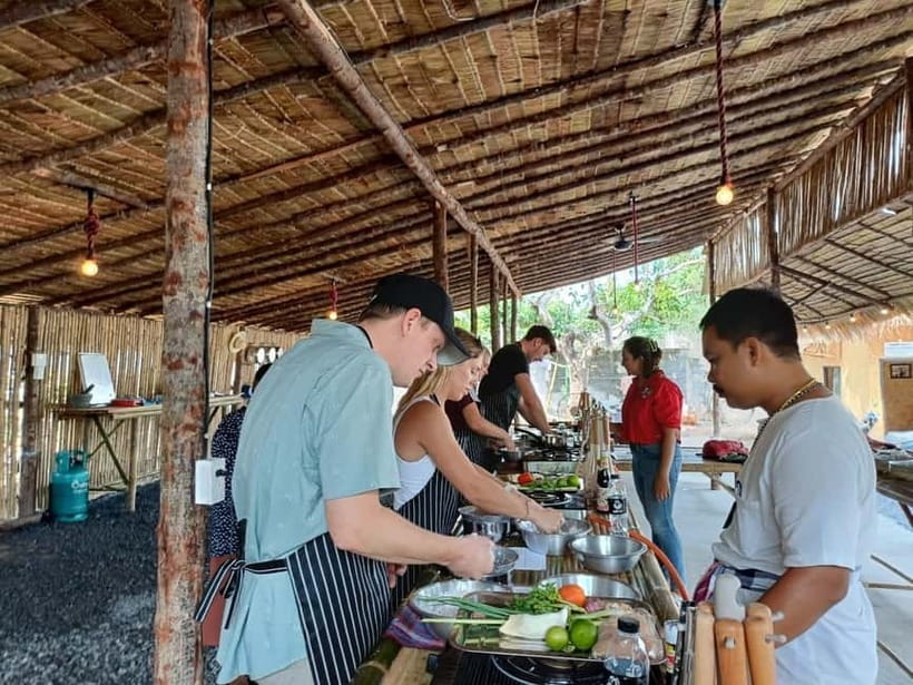 Koh Samui: Thai Cooking Class with Samui Local Family - Transfers, timing, and what to bring in Koh Samui heat