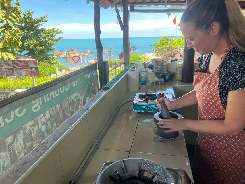 Koh Samui: Thai Cooking Masterclass by the Sea - The open-air class flow, step by step with Chef Um