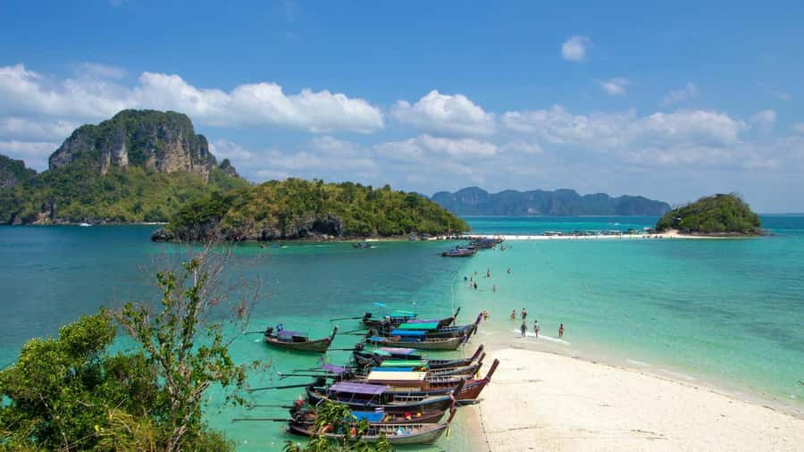 Krabi: 4 Island Sunset Small Group Tour with Night Snorkel - Railay West stop: the warm-up walk before the islands