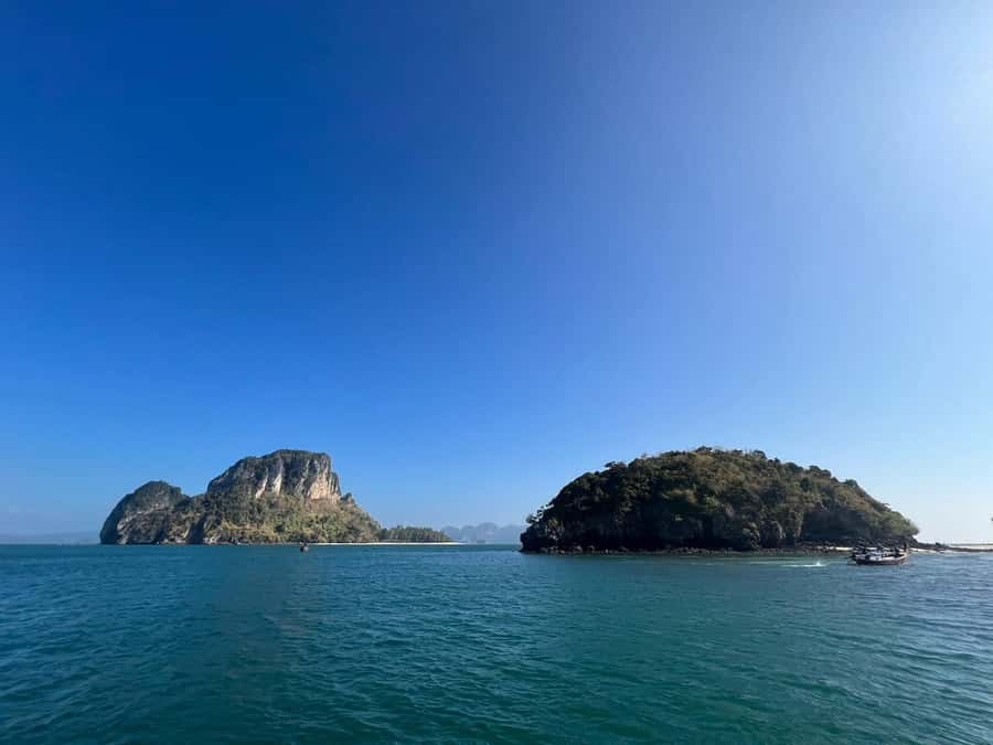 Krabi: 4 Islands & Ko Hong Private Long-tail Boat Tour - Ko Poda for sunbathing: the simple beach reward