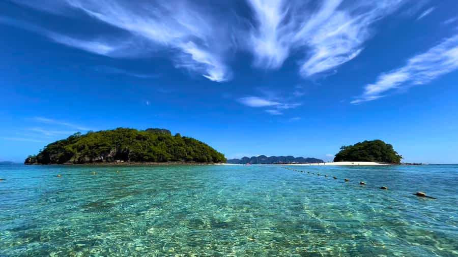 Krabi: 4 Islands & Ko Hong Private Long-tail Boat Tour - Ko Pak Bia sandbars and lunch by the shore