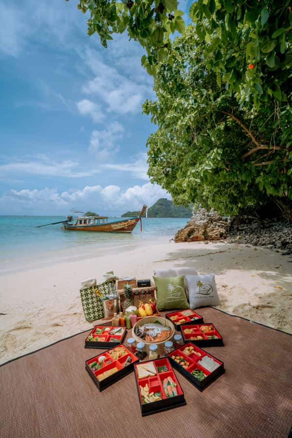 Krabi: 4-Islands Luxury Longtail Boat Private Half Day Tour - Snorkeling in Krabi without the stress