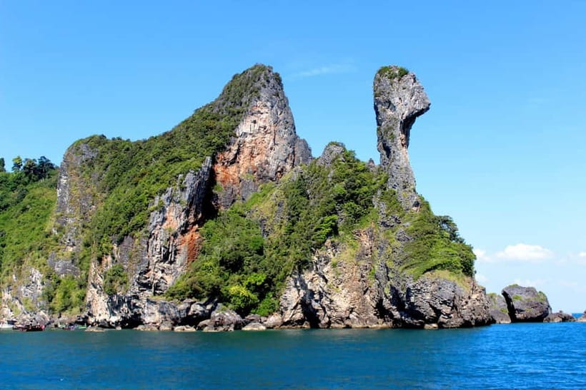 Krabi: 7 Islands Speedboat Magic to Twilight Treasures - Poda Island at sunset: BBQ dinner and a beach buffet vibe