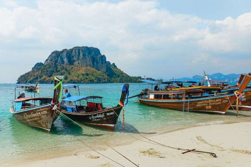 Krabi: 7 Islands Sunset Tour with Buffet Dinner & Snorkeling - Island-hopping snorkeling: Yawasam, Koh Matang Ming, and the Chicken Island photo moment