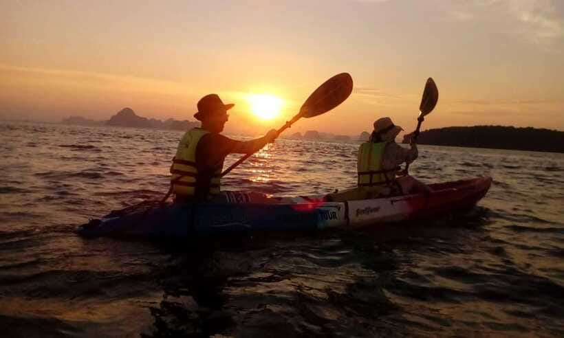 Krabi: Ao Thalane Sunset Kayak adventure (group of 10 max) - BBQ dinner after kayaking, with vegetarian option on request