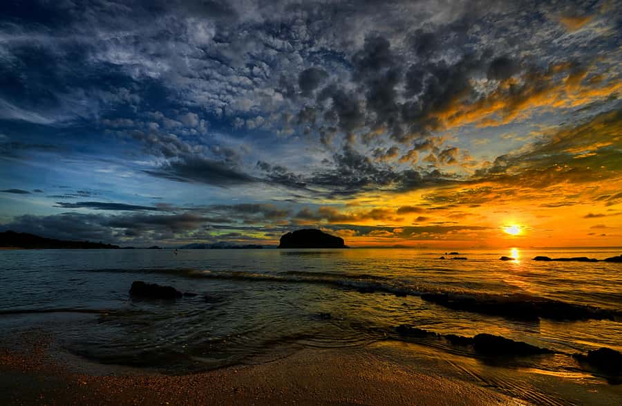 Krabi: Bioluminescent Plankton, Snorkeling & Sunset Tour - The late-day timing that makes this tour feel like a plan