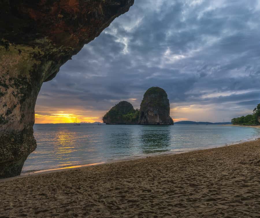 Krabi: Bioluminescent Plankton, Snorkeling & Sunset Tour - Pickup in Ao Nang and Railay East, and why “shared” is part of the deal