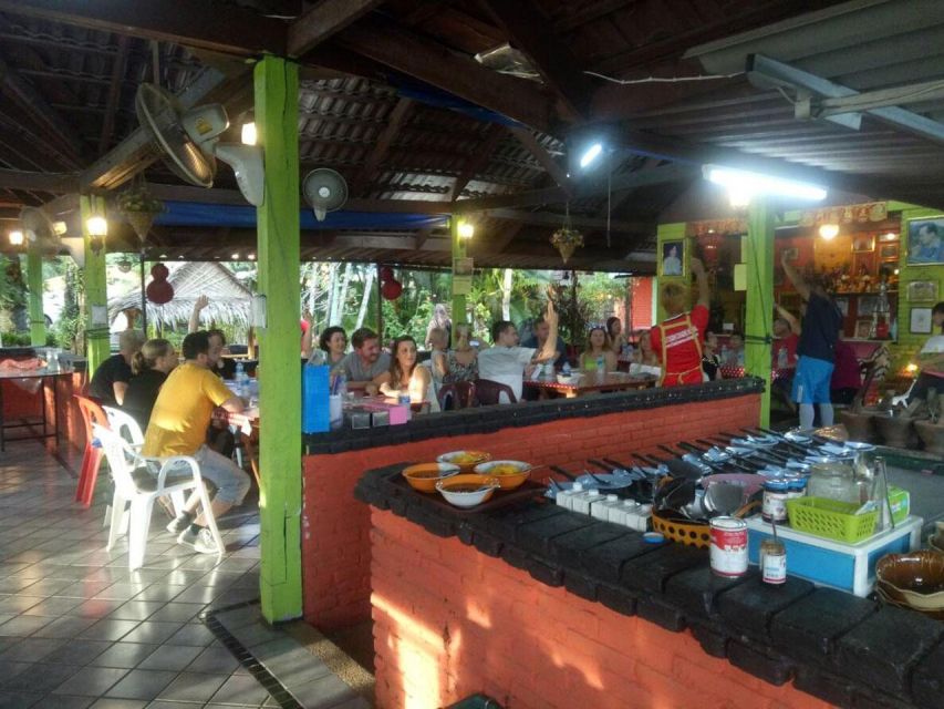 Krabi: Cooking Class at Thai Charm Cooking School with Meal - Cooking in a small group: how help works in practice