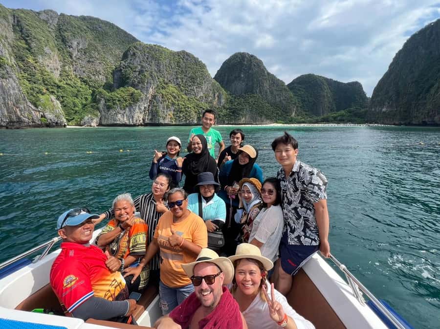 Krabi: Early Bird Phi Phi, Maya & 4 Islands Speedboat Tour - Bamboo Island sand and snorkel: the easy stretch of relaxation