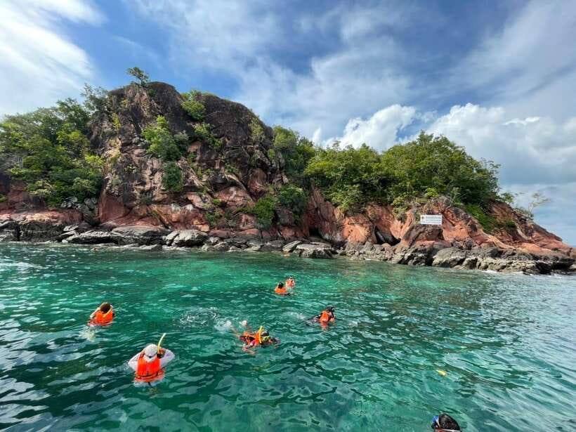 Krabi: Hong Island Longtail Boat & Kayak Tour w Buffet Lunch - Price and value for a 7-hour Hong Island day