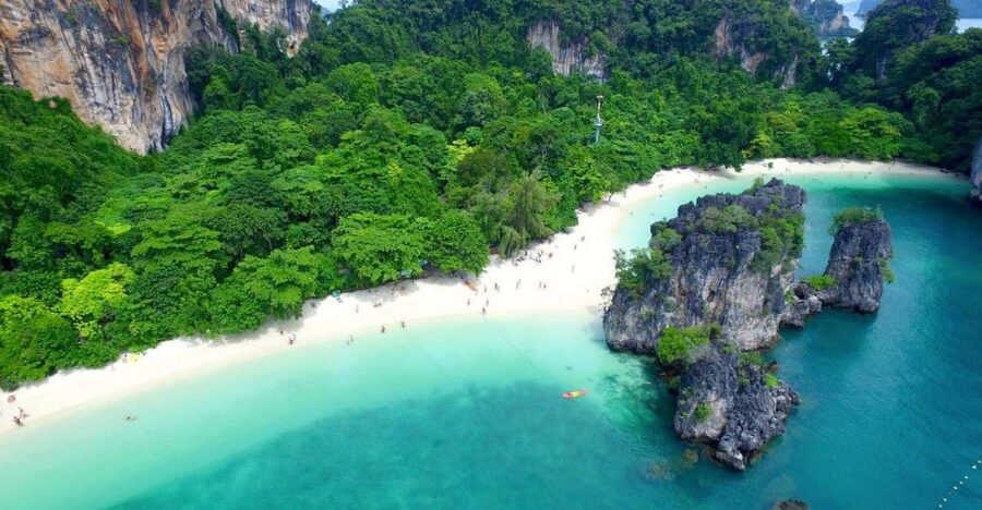 Krabi: Hong Islands Day Tour by Longtail Boat - Lunch on the islands: filling enough, with a few tradeoffs