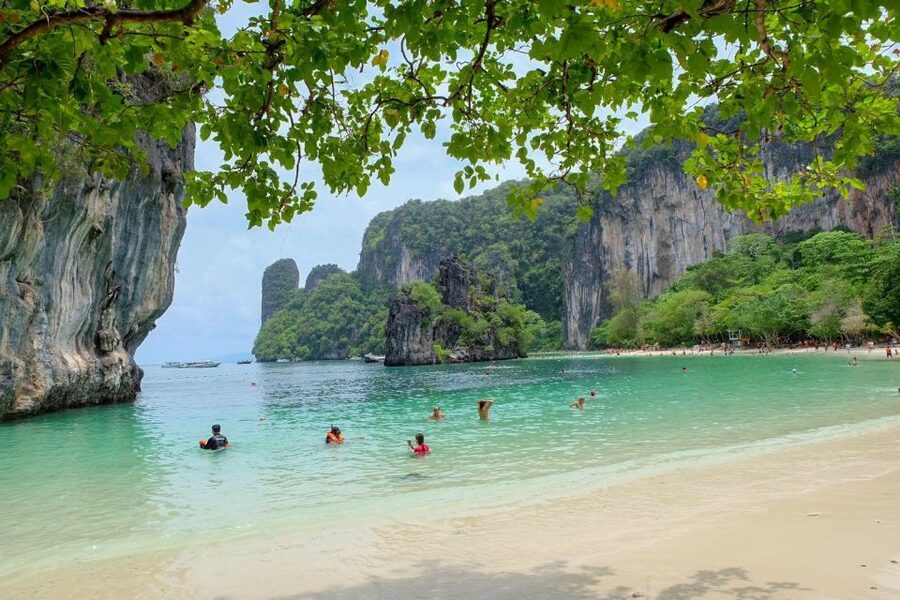 Krabi: Hong Islands Day Tour by Longtail Boat - Guides and photo help: how to get more from the day